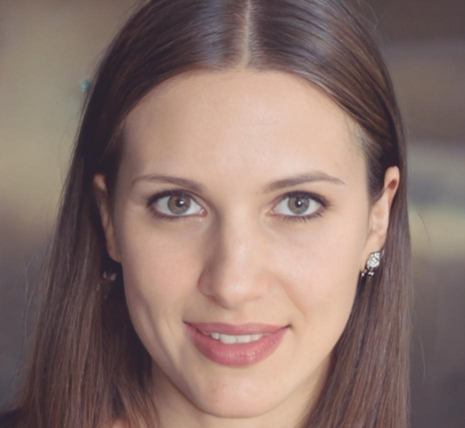 Portrait d'Amélie Dubois, directrice pédagogique chez lopranexiva